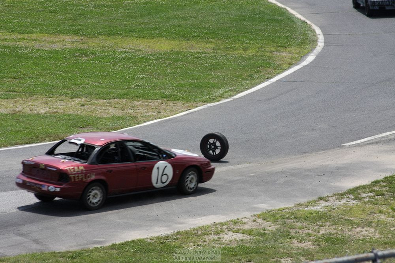 Illustration for article titled The 24 Hours Of LeMons New England 2009 Über Gallery, Part 1